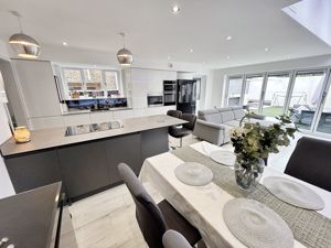 Kitchen/diner area- click for photo gallery